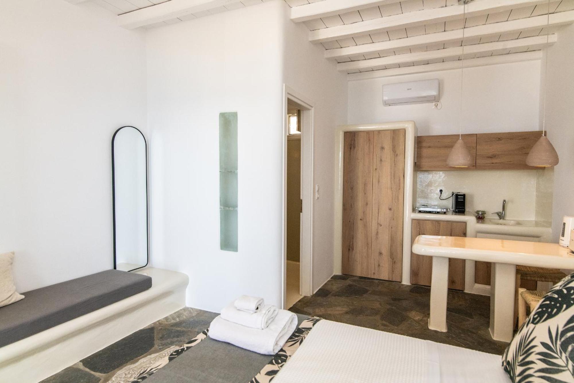 Big Blue Suites & Apartments Kionia Esterno foto